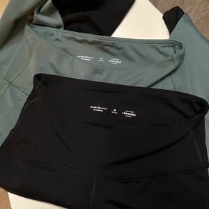 Bundle - 2 Cropped Old Navy PowerPress Leggings